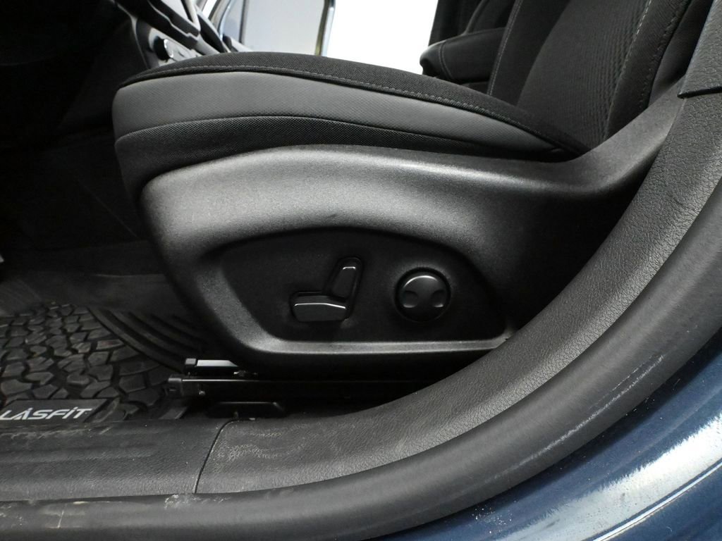 Used 2023 Jeep Renegade Latitude w/ Sun/Sound Group image 22