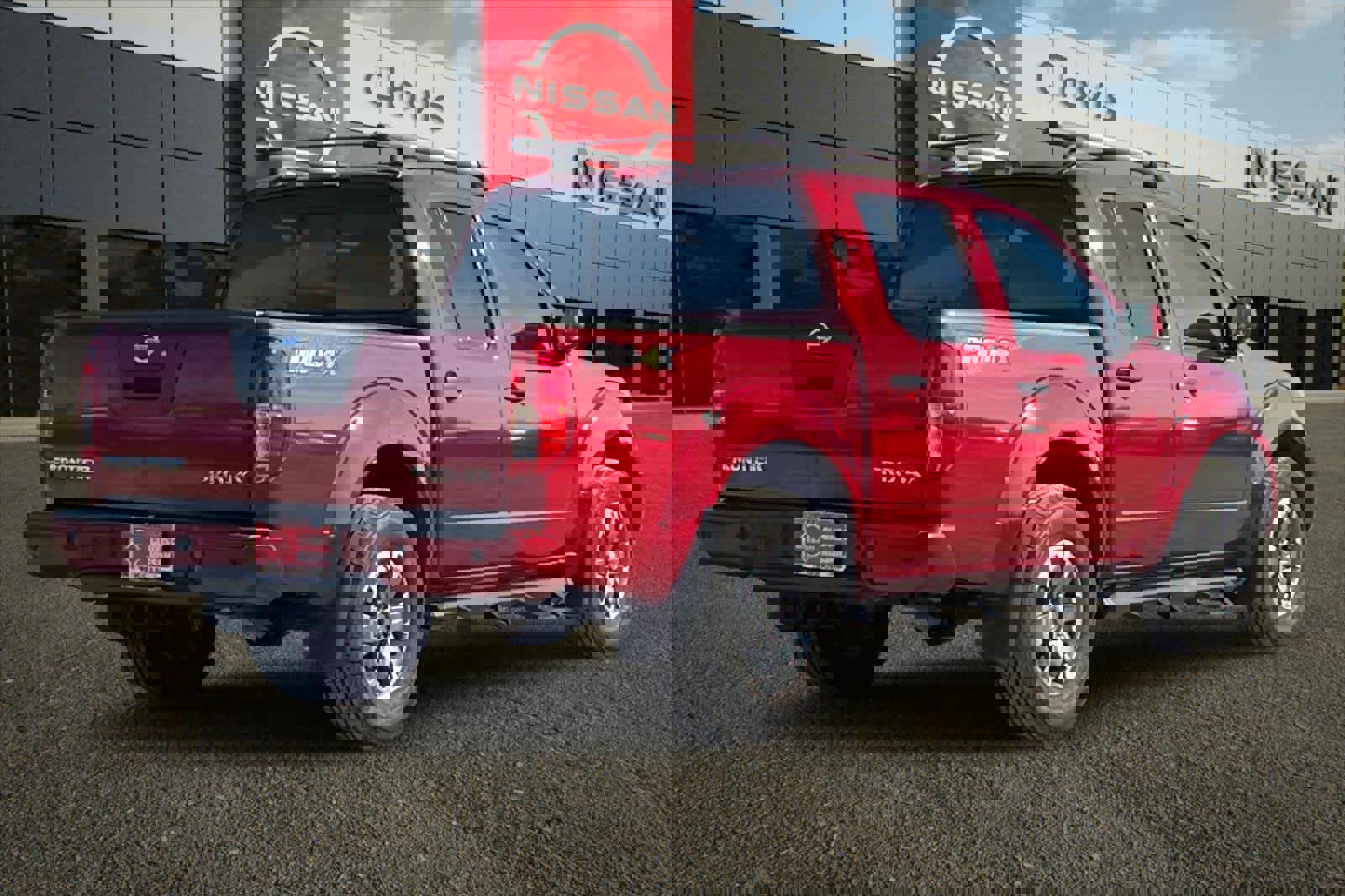 Used 2021 Nissan Frontier PRO-4X w/ Pro-4x Utility Package image 3