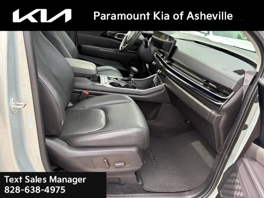 Certified 2025 Kia Carnival SX Prestige FWD image 20