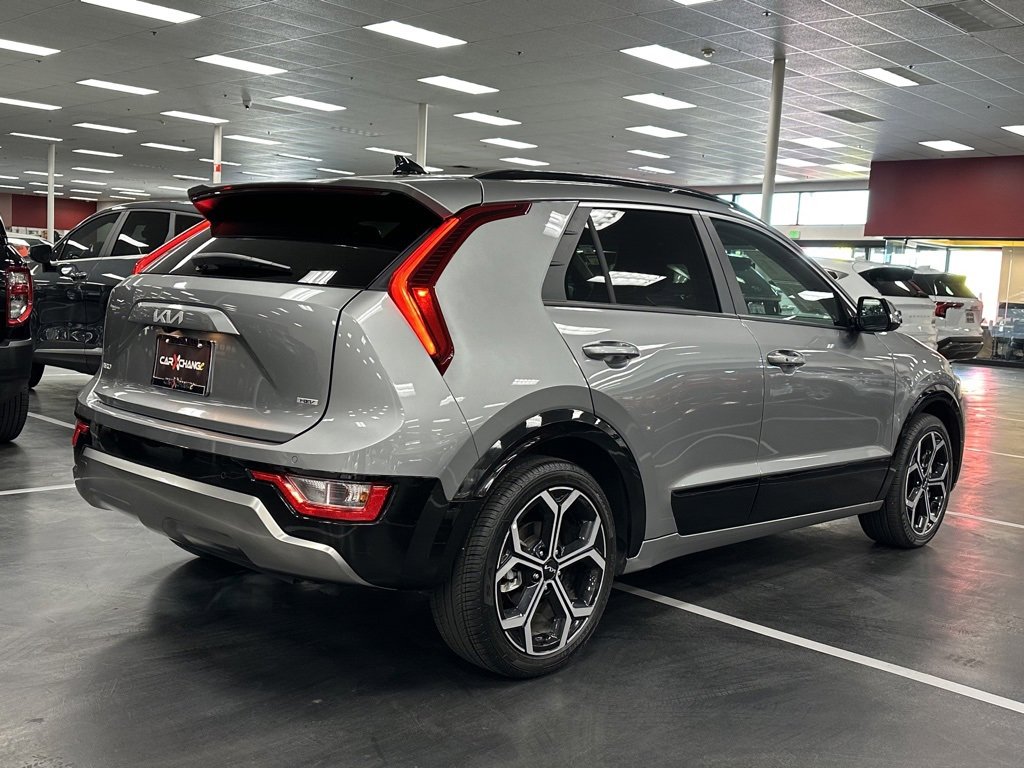Used 2023 Kia Niro EX Touring image 7