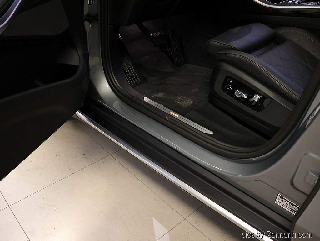 Certified 2025 BMW X5 xDrive40i w/ Premium Package image 29