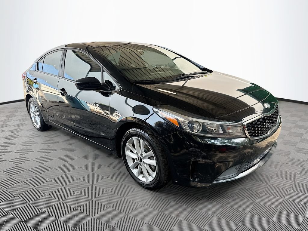 Used 2017 Kia Forte S FWD image 4