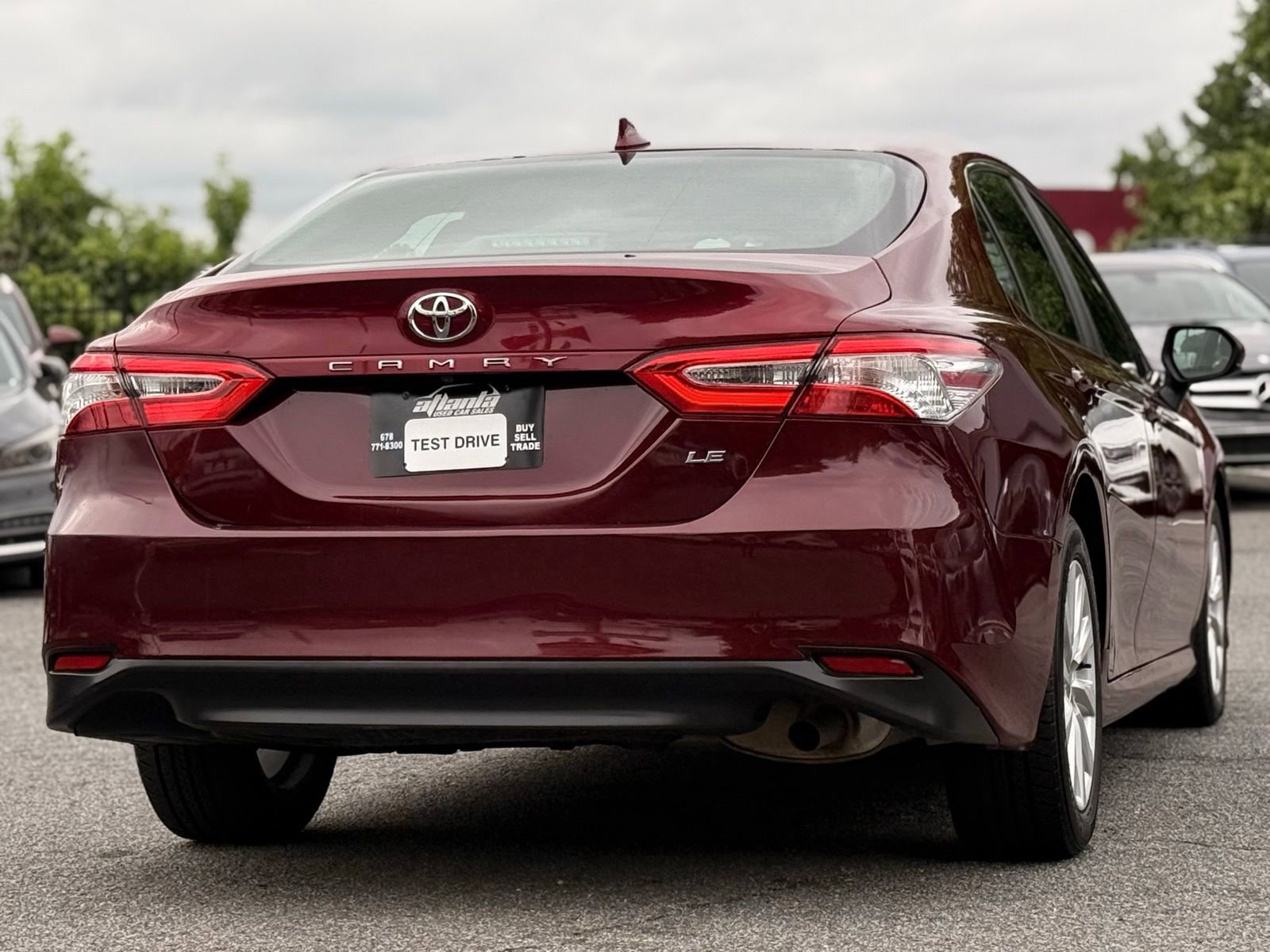 Used 2020 Toyota Camry LE FWD image 5
