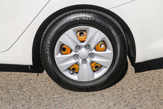 Used 2018 Kia Forte LX w/ LX Rear Camera Package image 12