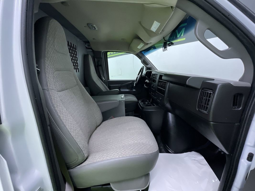 Used 2022 Chevrolet Express 2500 w/ Driver Convenience Package image 27