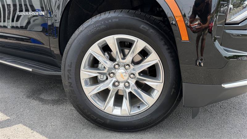 Used 2026 Chevrolet Suburban Premier RWD image 14
