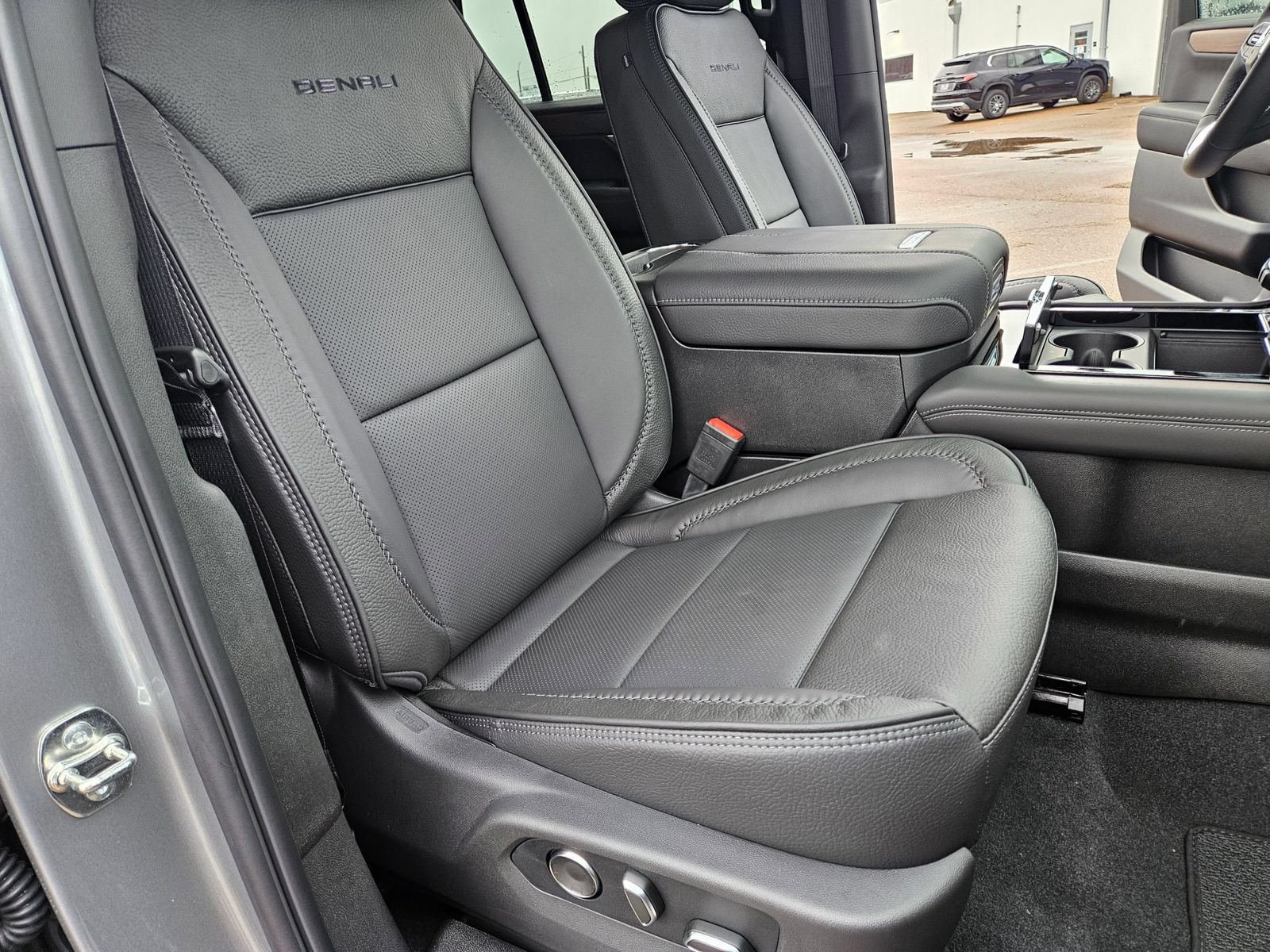 New 2026 GMC Yukon Denali AWD/4WD image 30