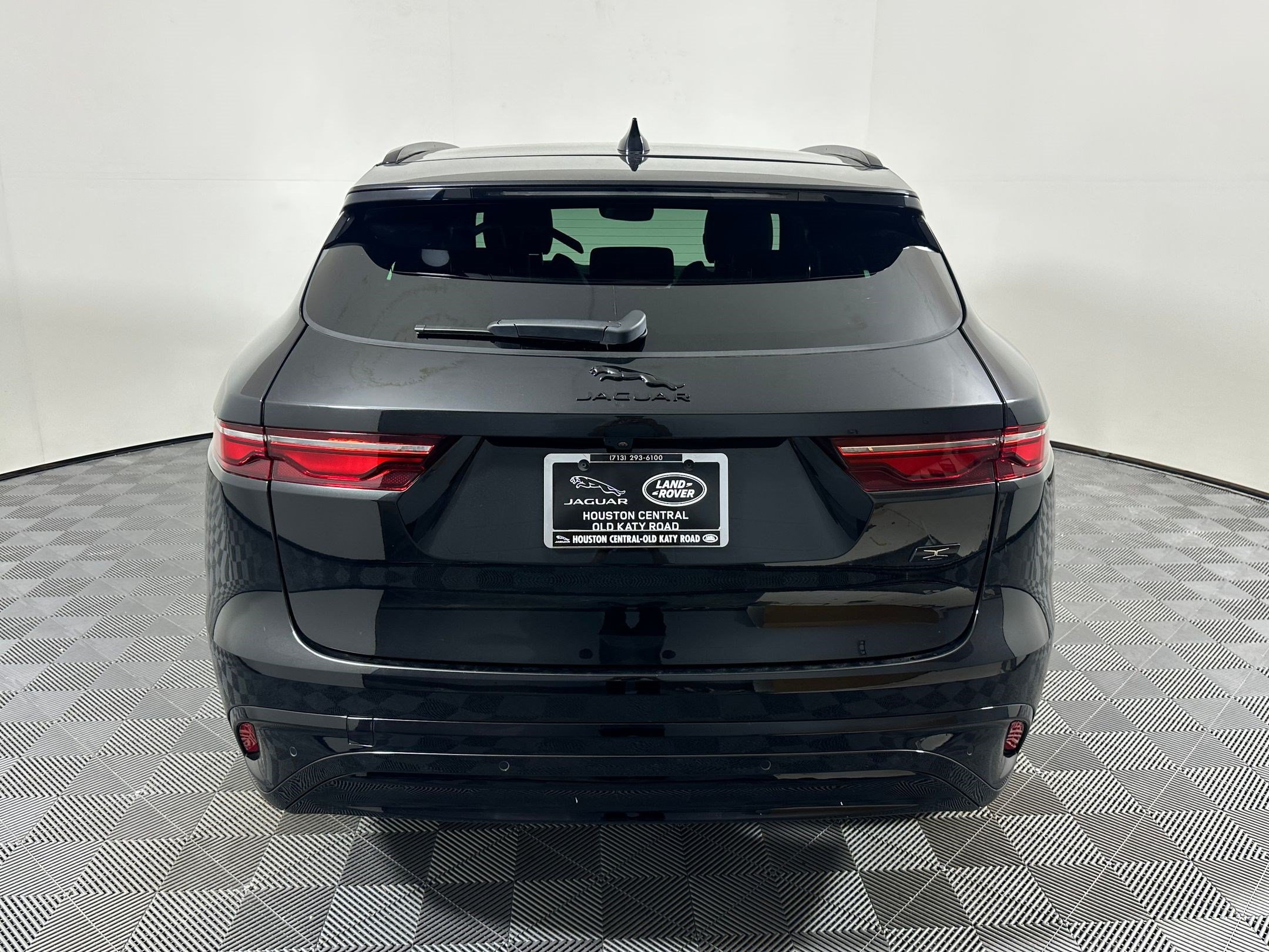 Used 2026 Jaguar F-PACE R-Dynamic S AWD/4WD image 8