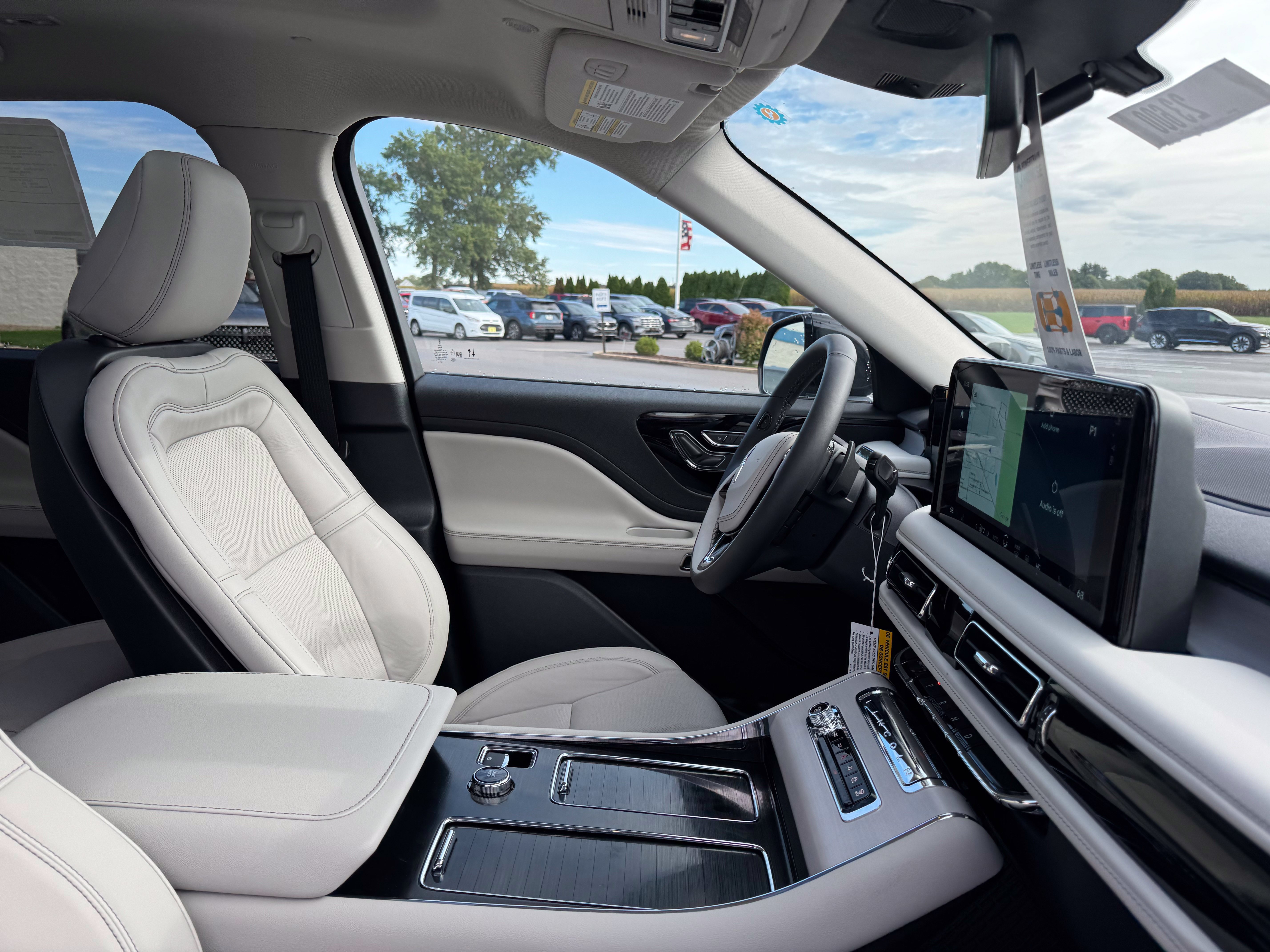 New 2026 Lincoln Aviator Reserve w/ Jet Appearance Package AWD/4WD image 13