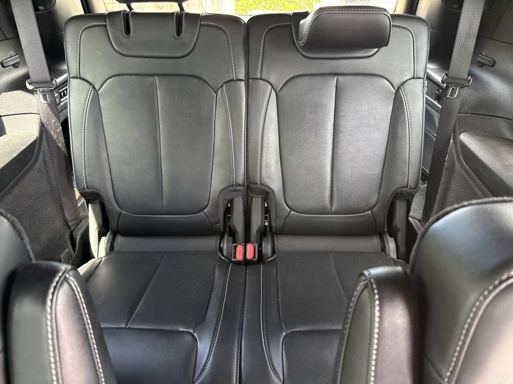 Used 2021 Jeep Grand Cherokee L Overland w/ Luxury Tech Group IV RWD image 18