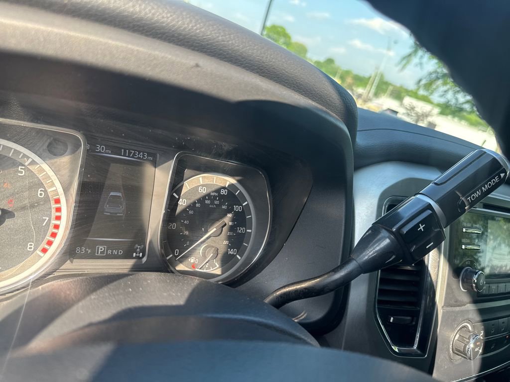Used 2018 Nissan Titan SV AWD/4WD image 26