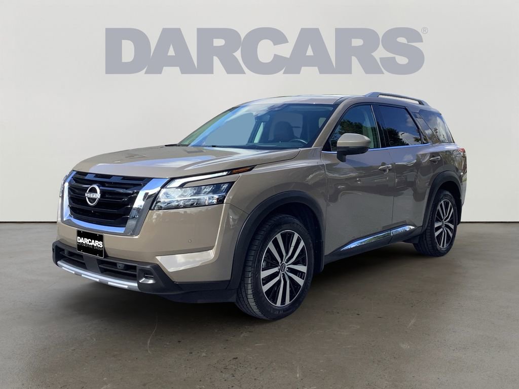 Used 2023 Nissan Pathfinder Platinum image 3