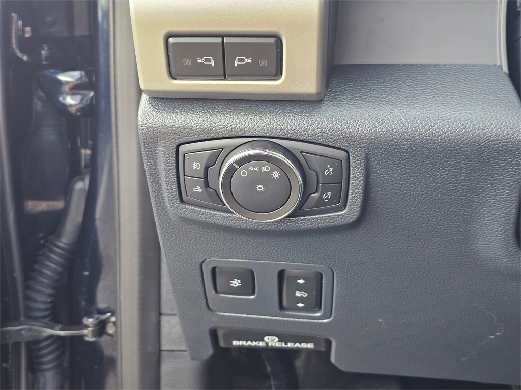 Used 2022 Ford F250 Lariat w/ Black Appearance Package image 25