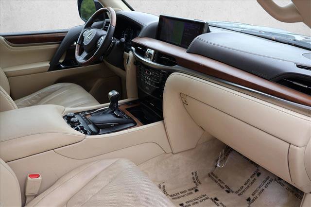Used 2018 Lexus LX 570 4WD w/ Luxury Package image 29
