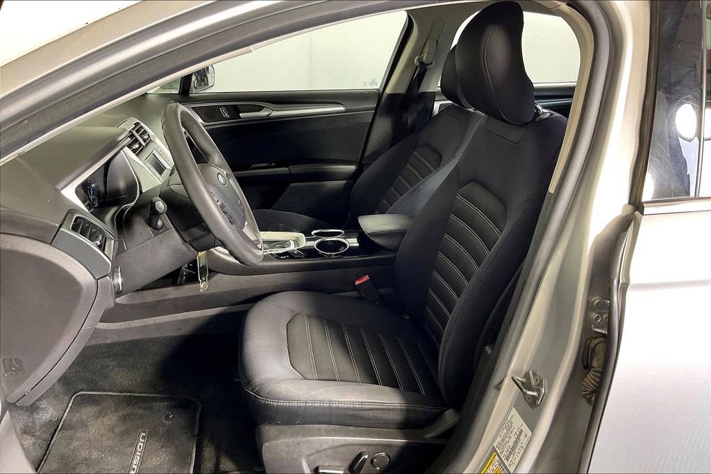 Used 2013 Ford Fusion SE FWD image 30