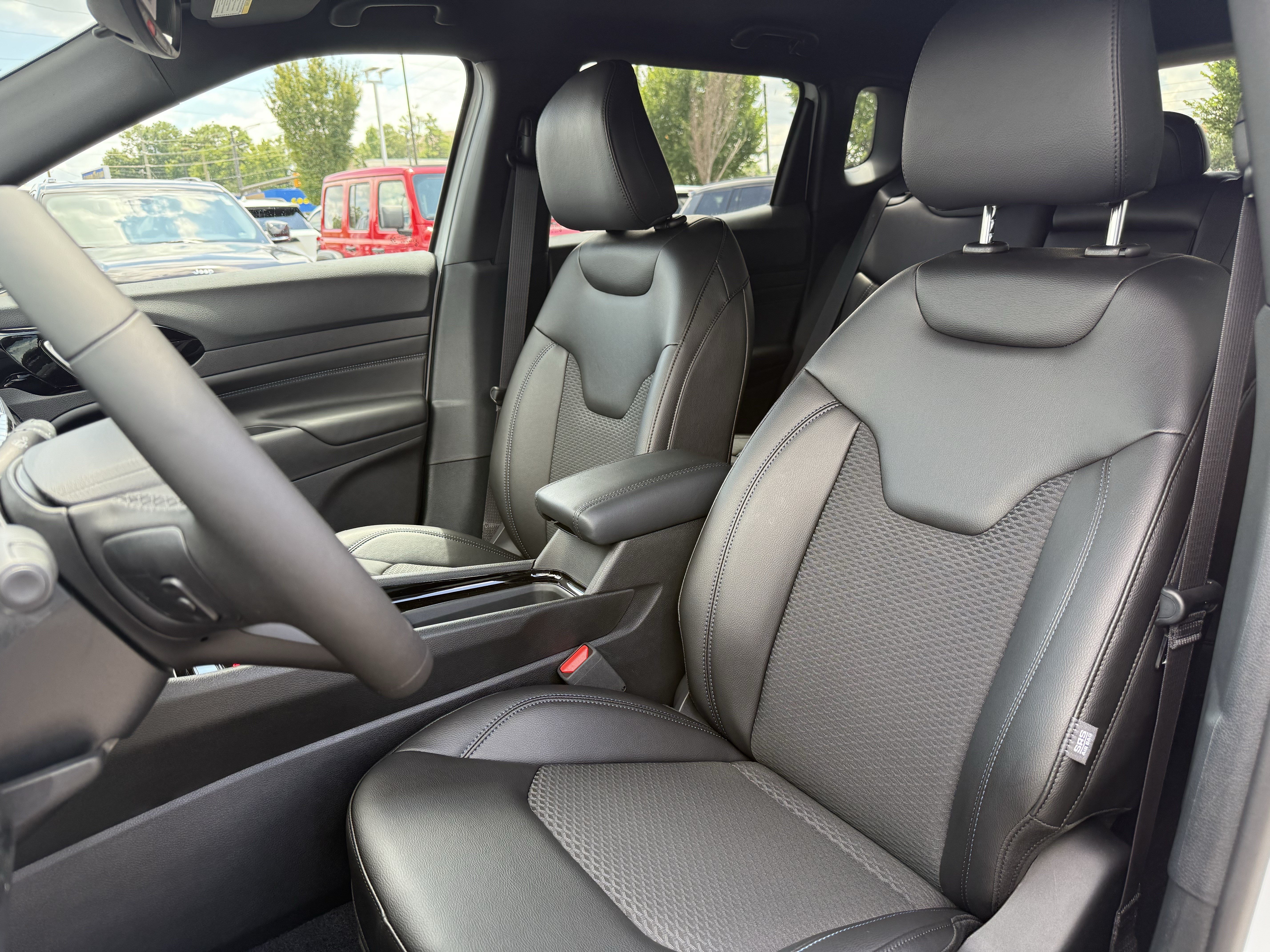 New 2026 Jeep Compass Latitude AWD/4WD image 16