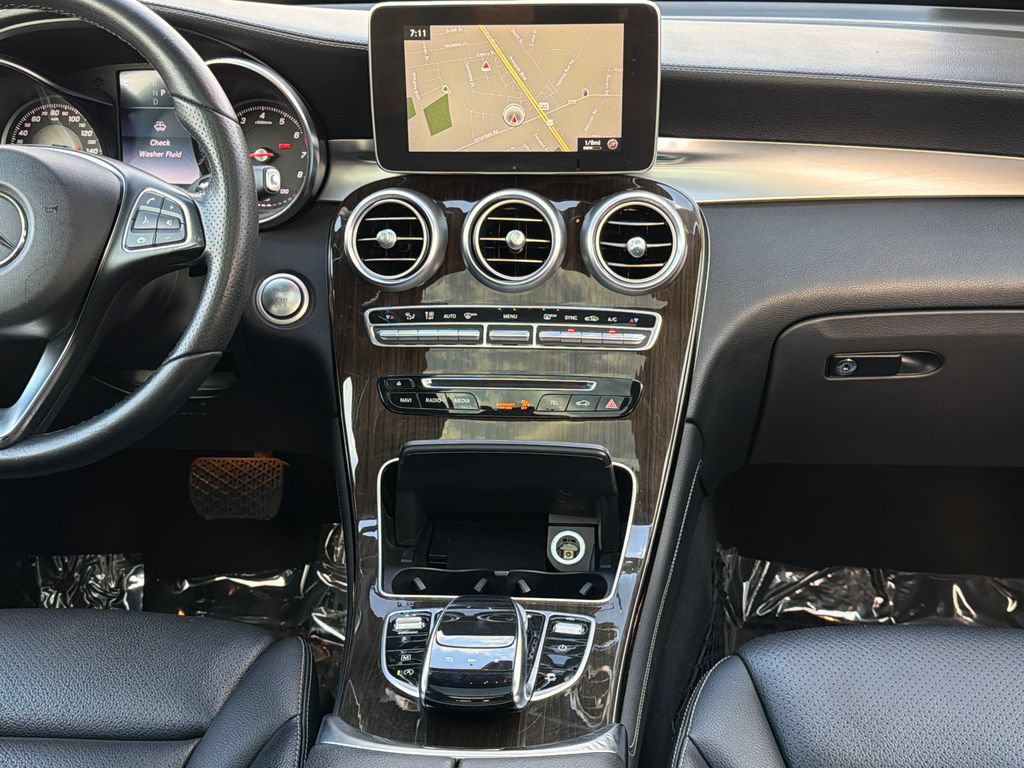Used 2017 Mercedes-Benz GLC 300 4MATIC image 17