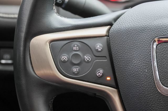 Used 2023 GMC Acadia Denali w/ Denali Technology Package FWD image 30