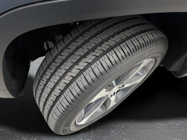 New 2025 Jeep Grand Cherokee Limited w/ Trailer Tow Package image 38