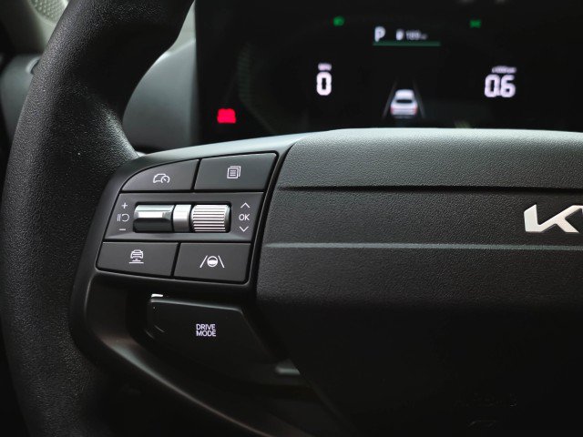 Used 2025 Kia K4 FWD image 18