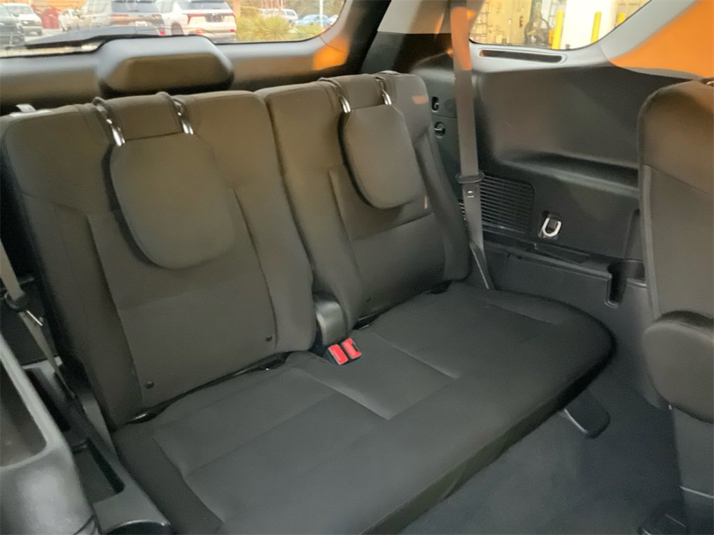 Used 2023 Ford Explorer XLT image 29