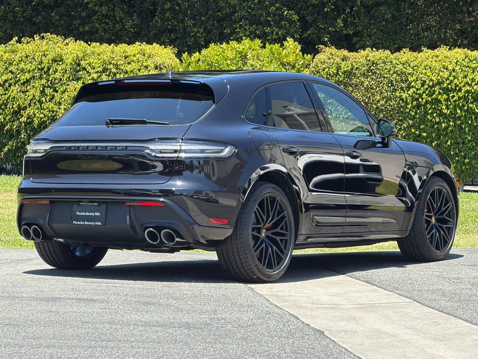New 2026 Porsche Macan GTS AWD/4WD image 8