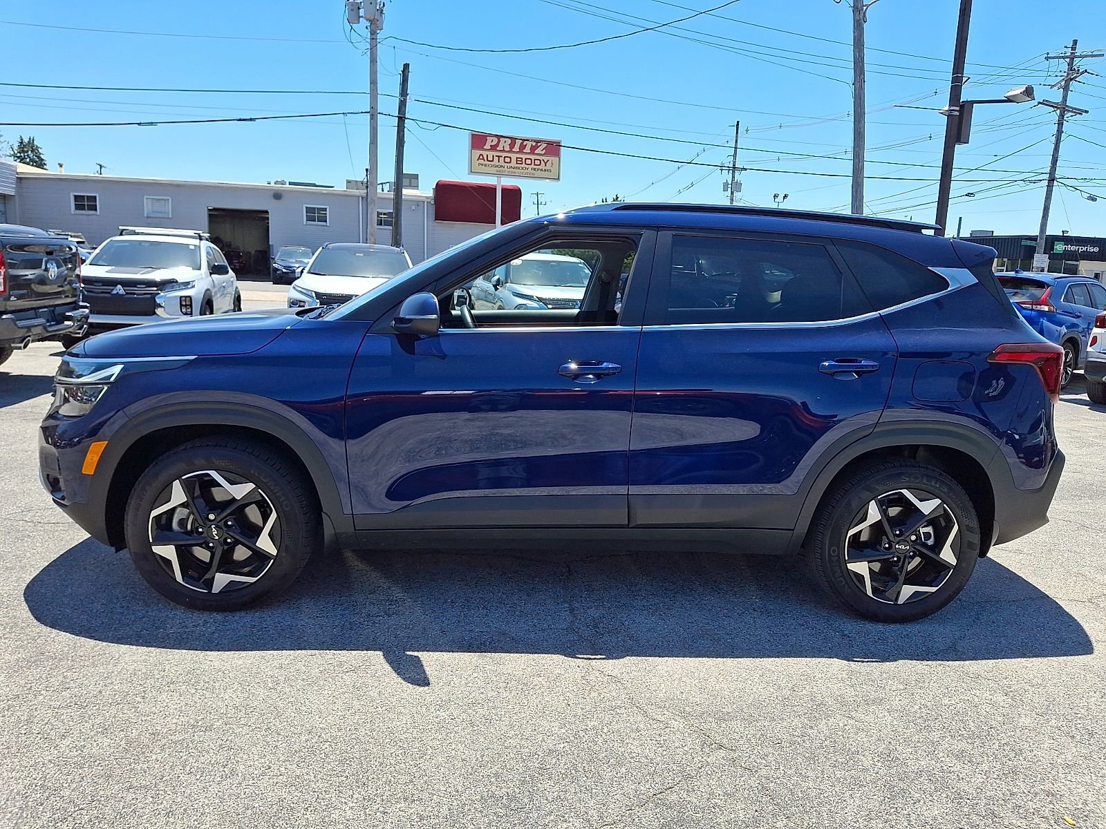 Used 2025 Kia Seltos EX AWD/4WD image 4