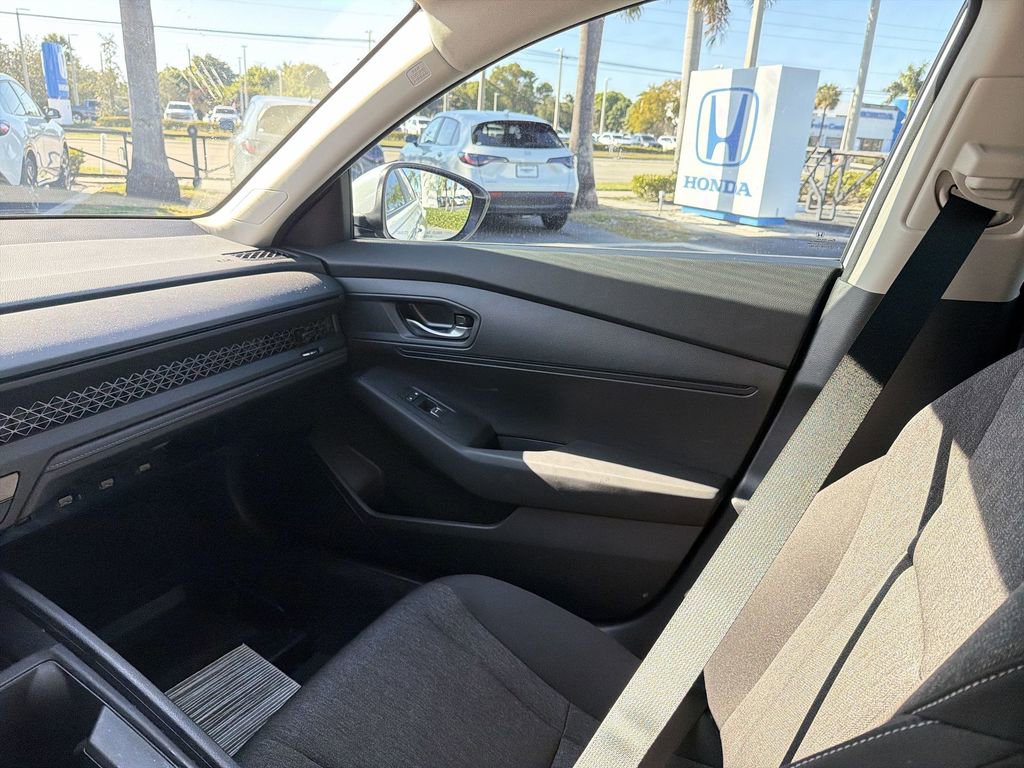 Certified 2025 Honda Accord LX image 11