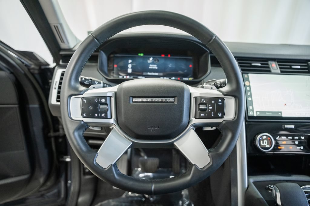 Used 2024 Land Rover Discovery S AWD/4WD image 28