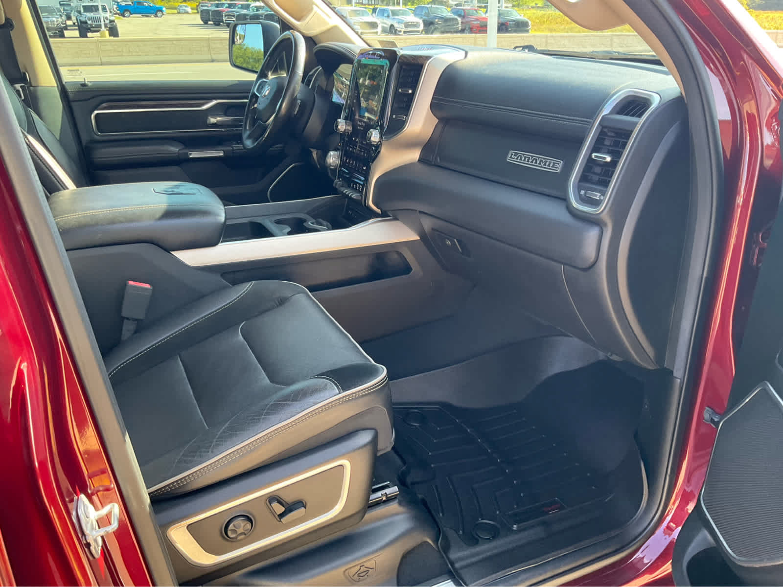 Used 2019 RAM 1500 Laramie AWD/4WD image 19