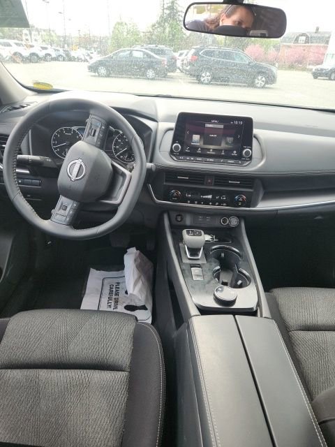 Used 2026 Nissan Rogue SV image 11