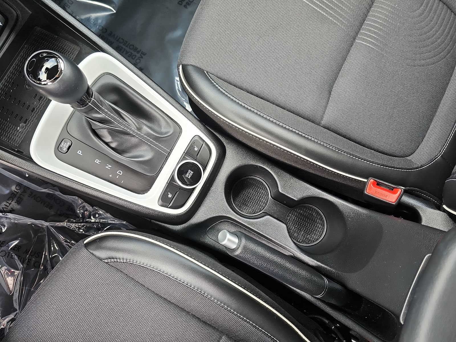 Certified 2025 Hyundai Venue Limited FWD image 27