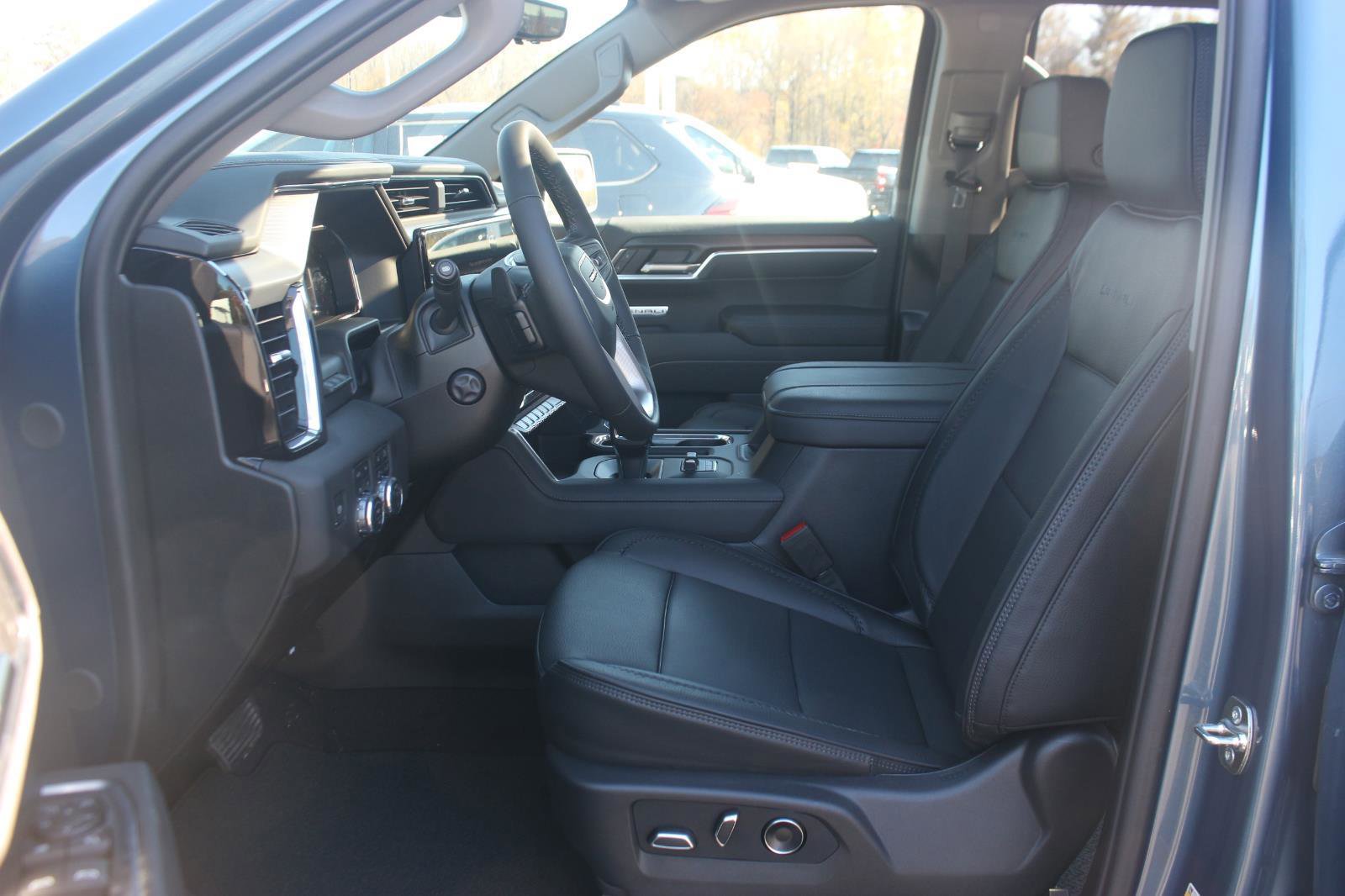 New 2026 GMC Sierra 1500 Denali w/ Denali Reserve Package image 14