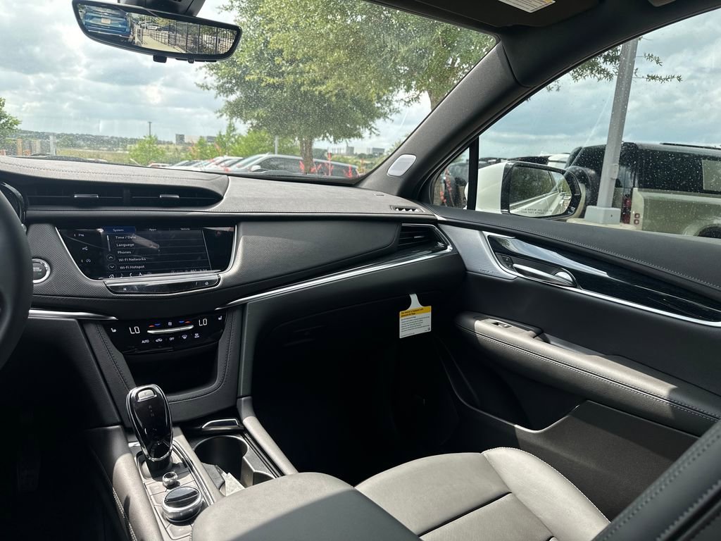 New 2026 Cadillac XT5 Premium Luxury w/ LPO, ONYX Package FWD image 24