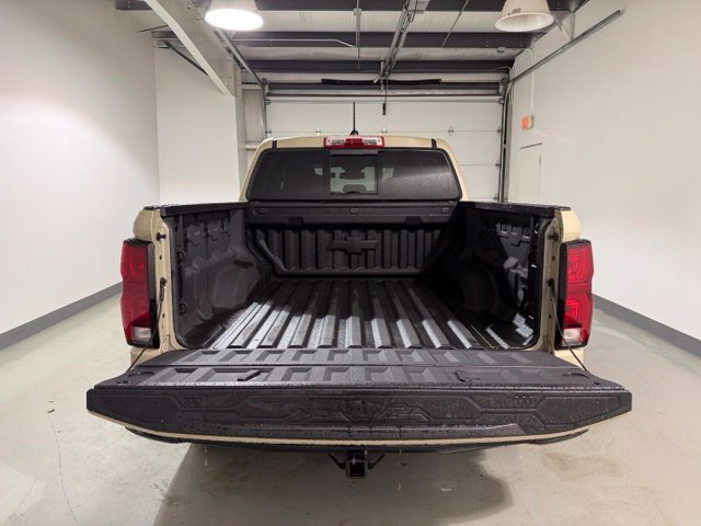 Used 2023 Chevrolet Colorado Z71 w/ Z71 Convenience Package 2 AWD/4WD image 8