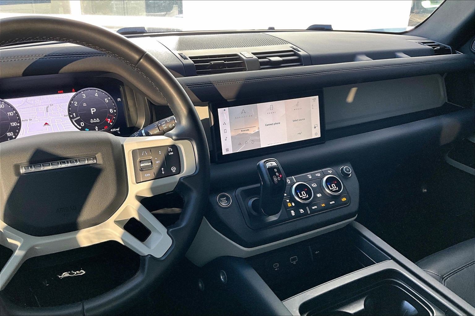 Used 2024 Land Rover Defender 110 S image 6