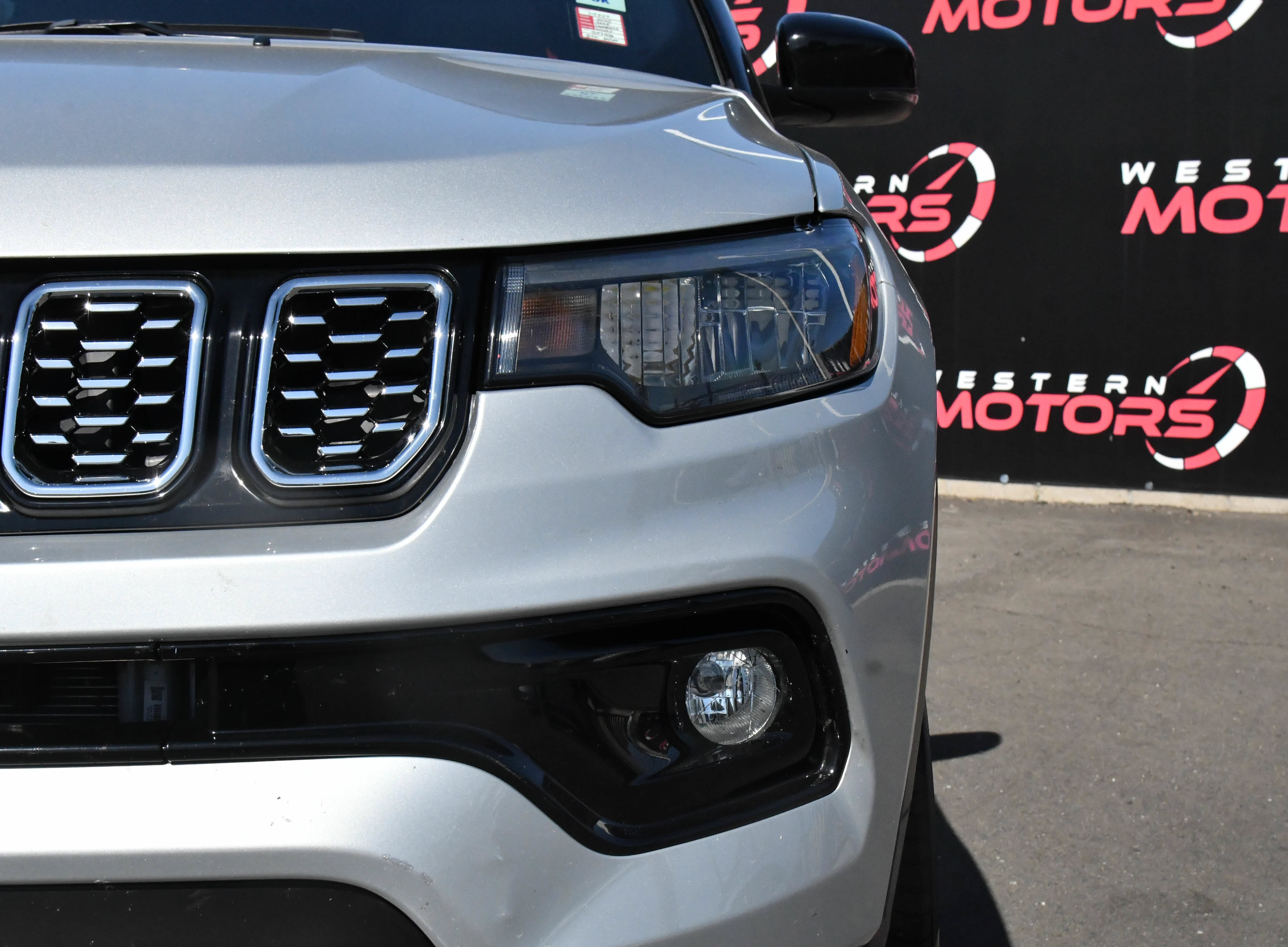 Used 2025 Jeep Compass Limited AWD/4WD image 11