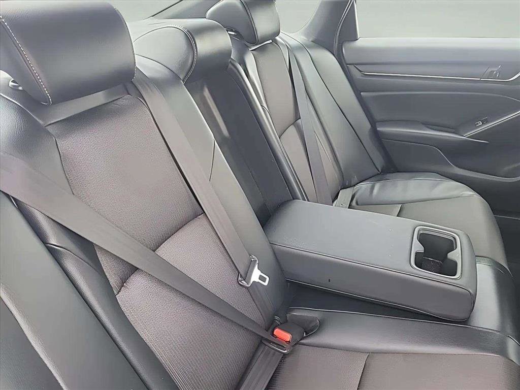 Used 2018 Honda Accord Sport image 16