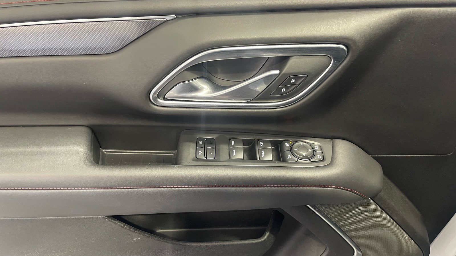 Used 2024 Chevrolet Suburban RST w/ Luxury Package image 25