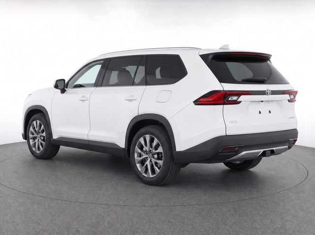 Used 2024 Toyota Grand Highlander AWD image 3