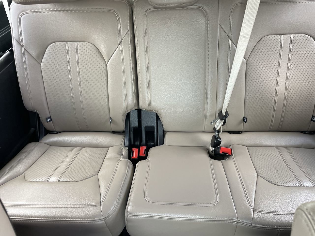 Used 2024 Ford Expedition Max Limited image 19