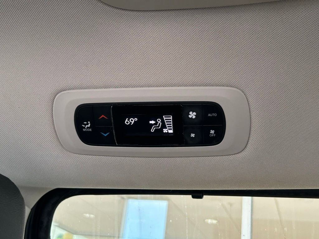 Used 2020 Chrysler Pacifica Touring-L Plus FWD image 49