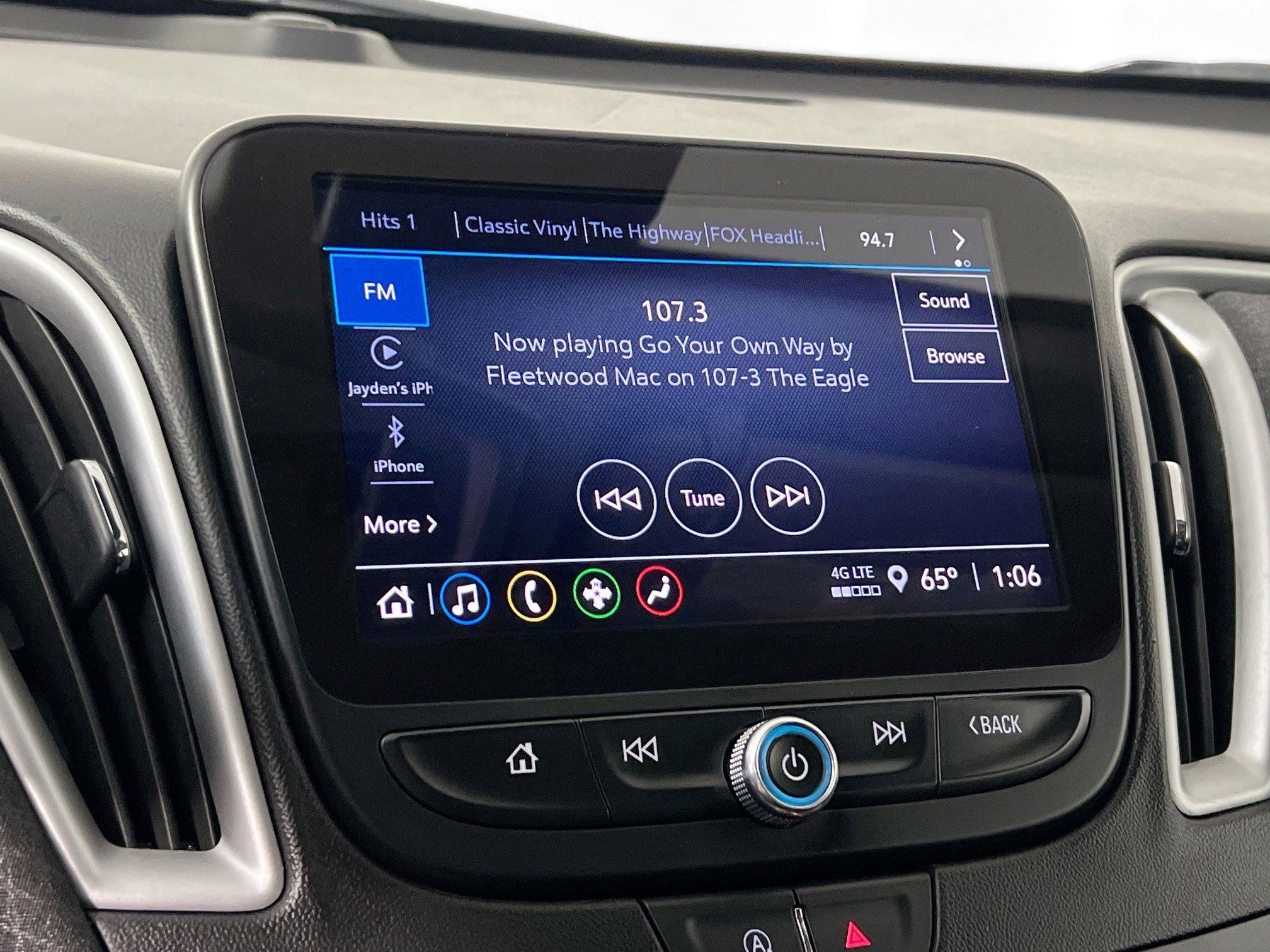 Used 2024 Chevrolet Malibu LT image 28