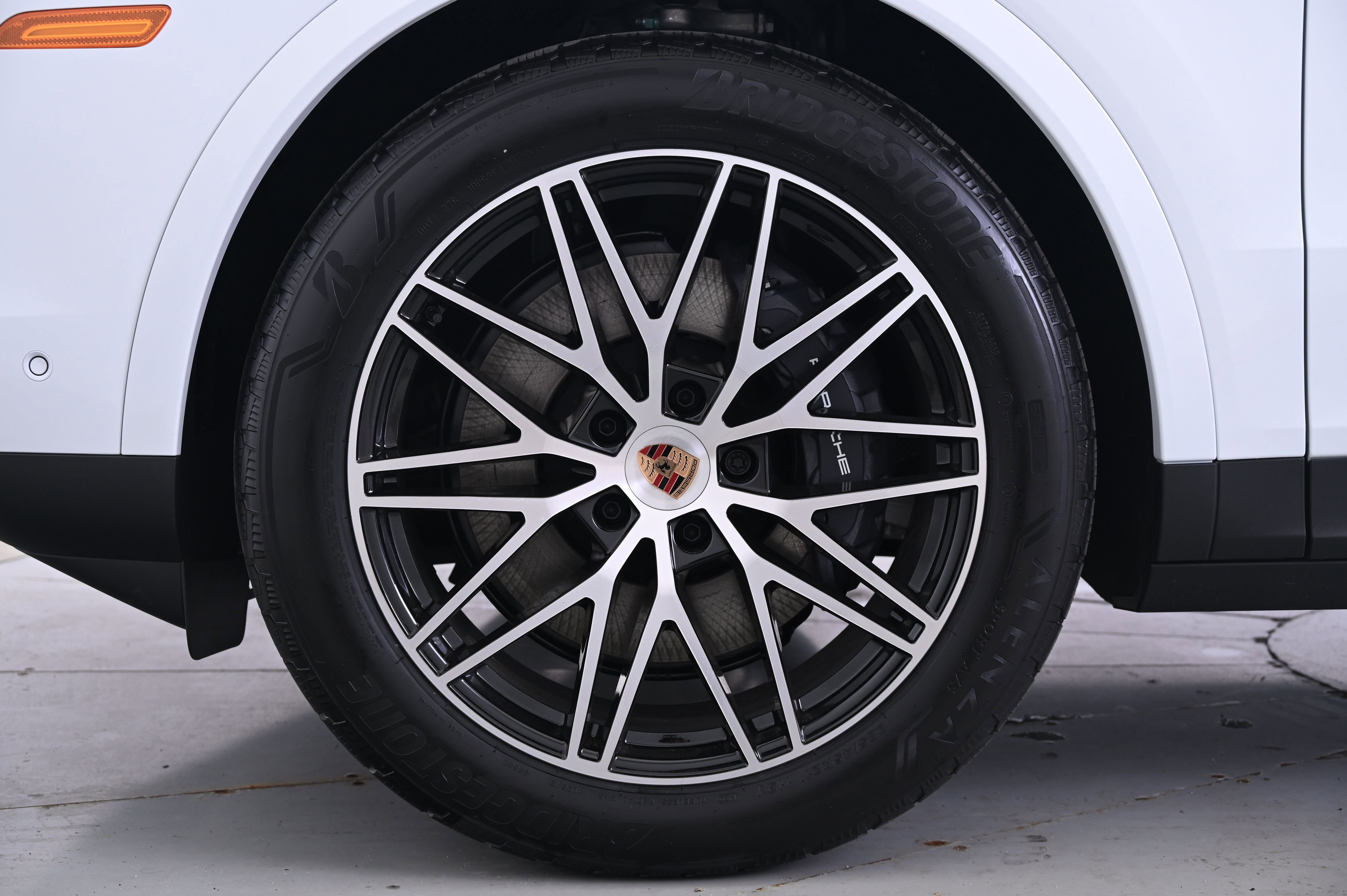 Certified 2025 Porsche Cayenne image 15