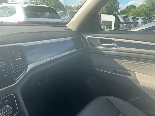 Used 2023 Volkswagen Atlas SEL R-Line AWD/4WD image 12