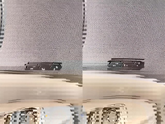 Used 2025 Kia Carnival EX image 15