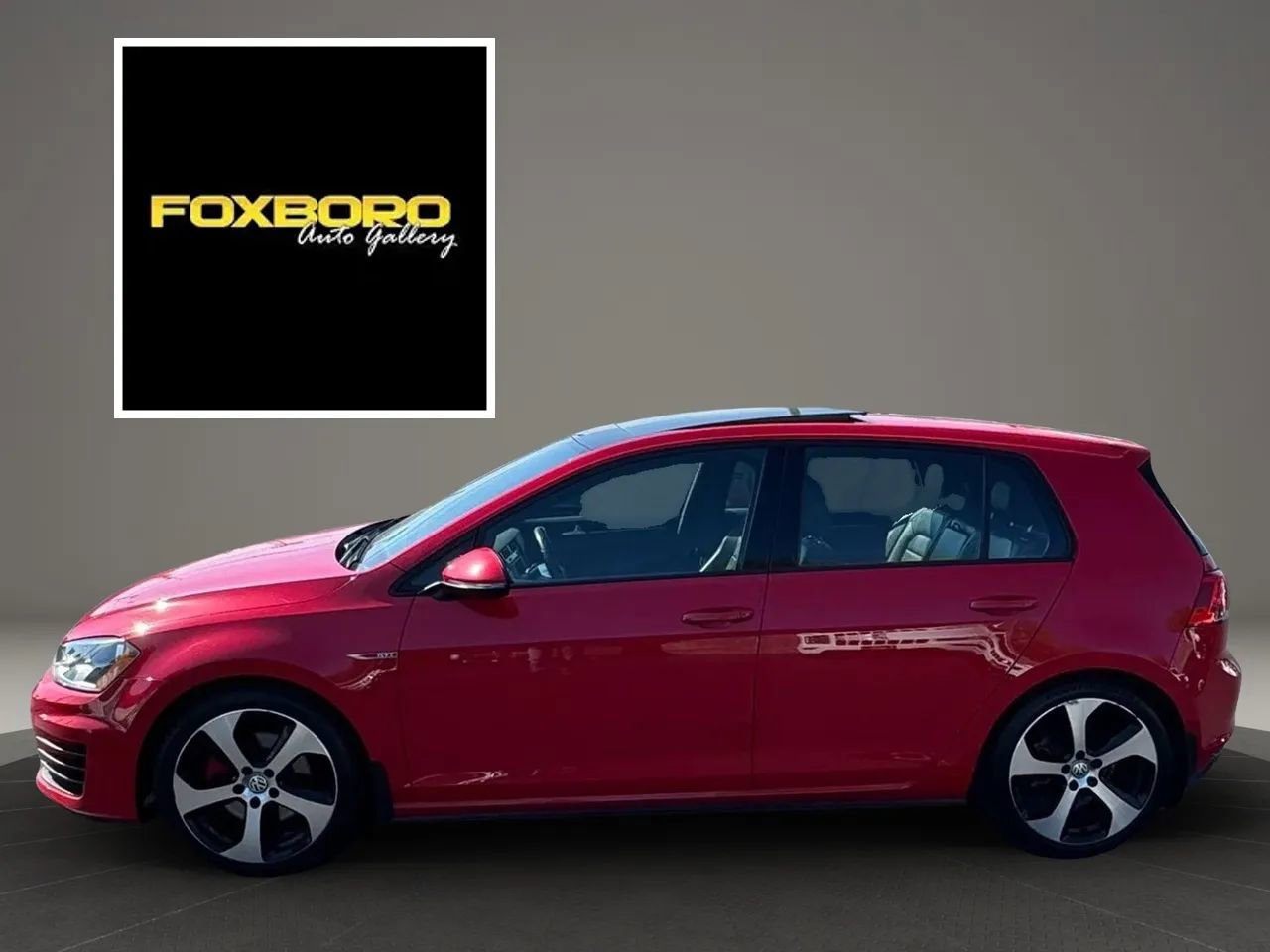 Used 2016 Volkswagen Golf 4-Door FWD image 8