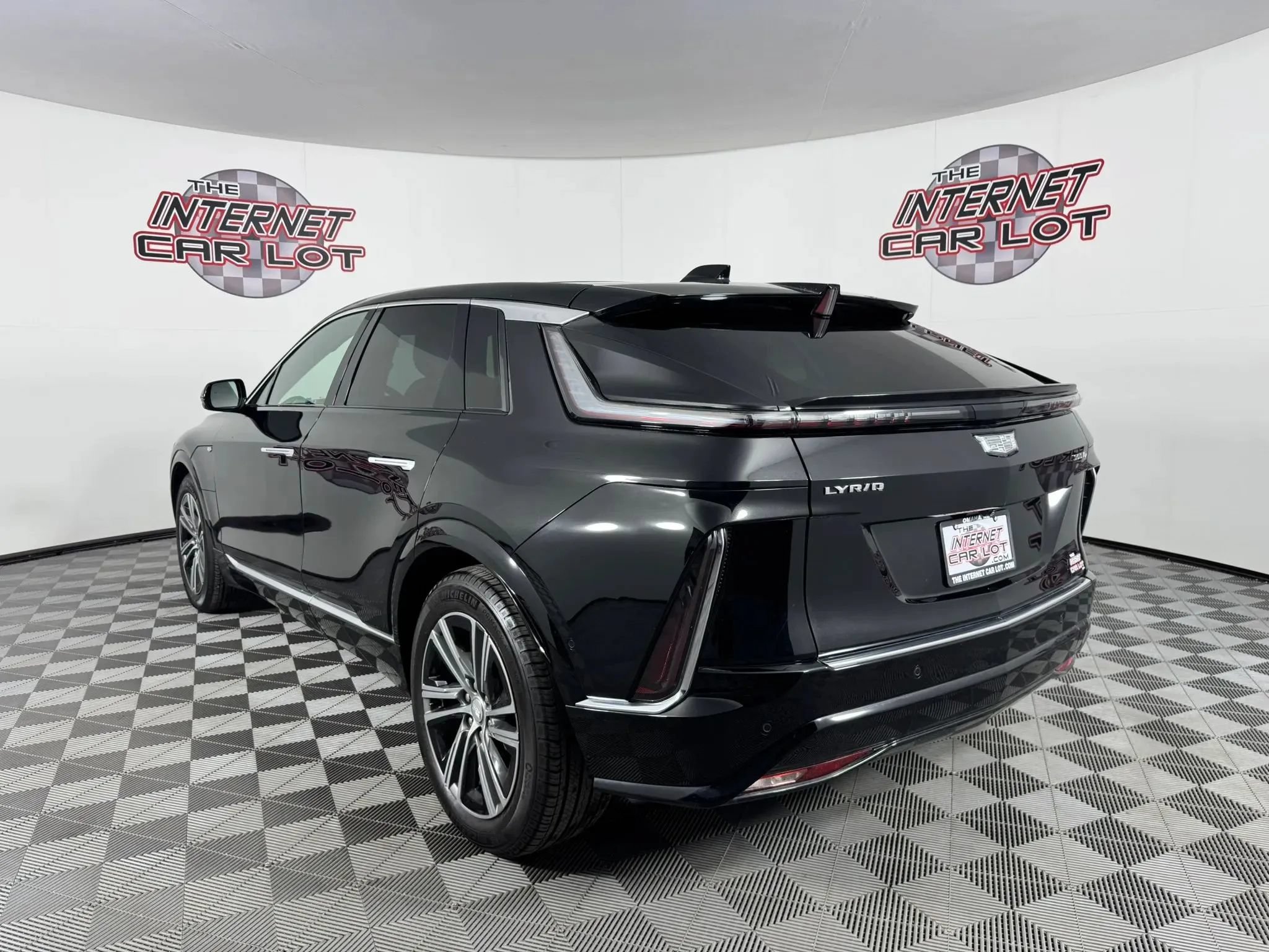 Used 2024 Cadillac Lyriq Luxury w/ LPO, Floor Liner Package AWD/4WD image 5