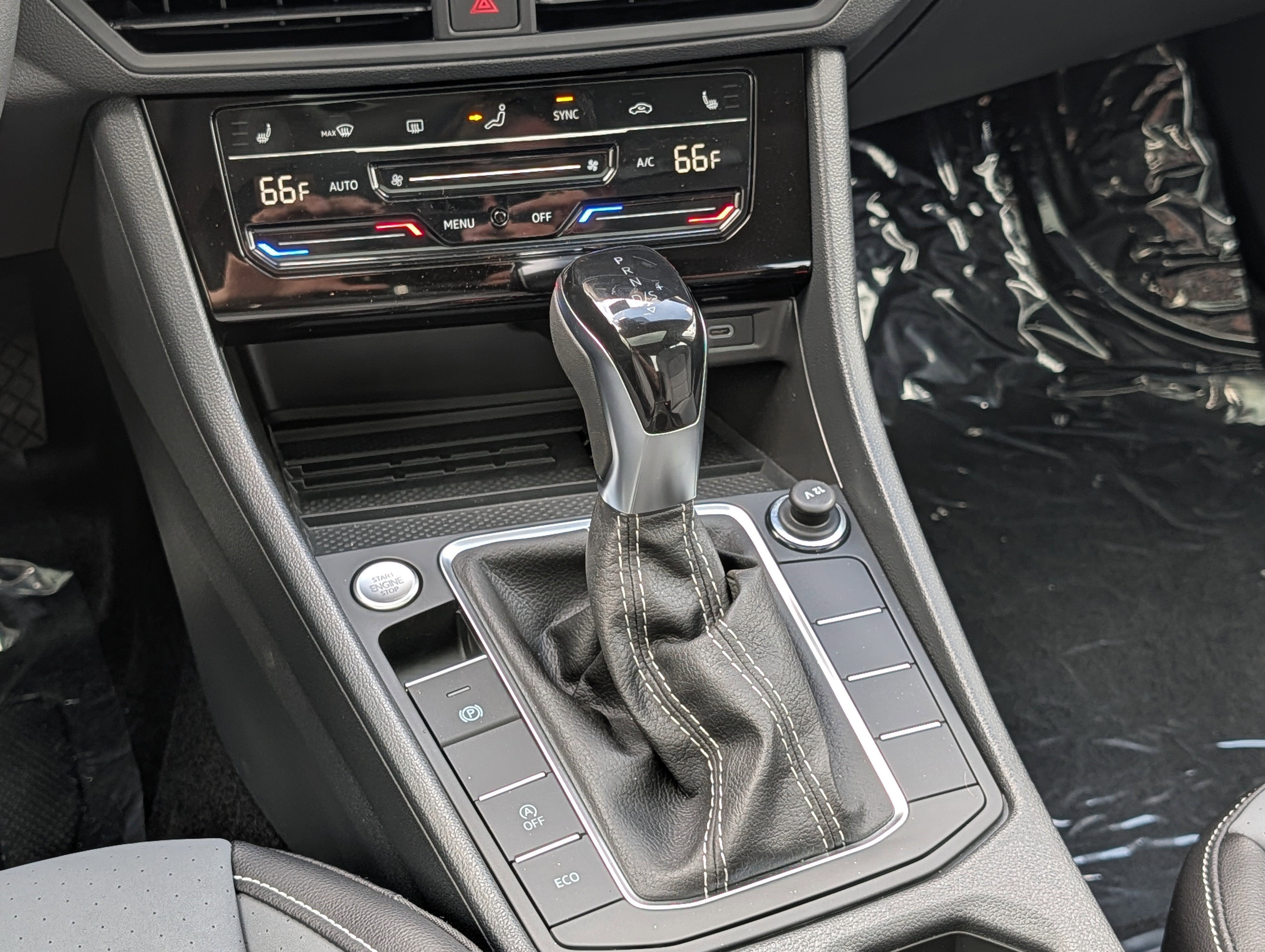 New 2026 Volkswagen Jetta SE FWD image 11