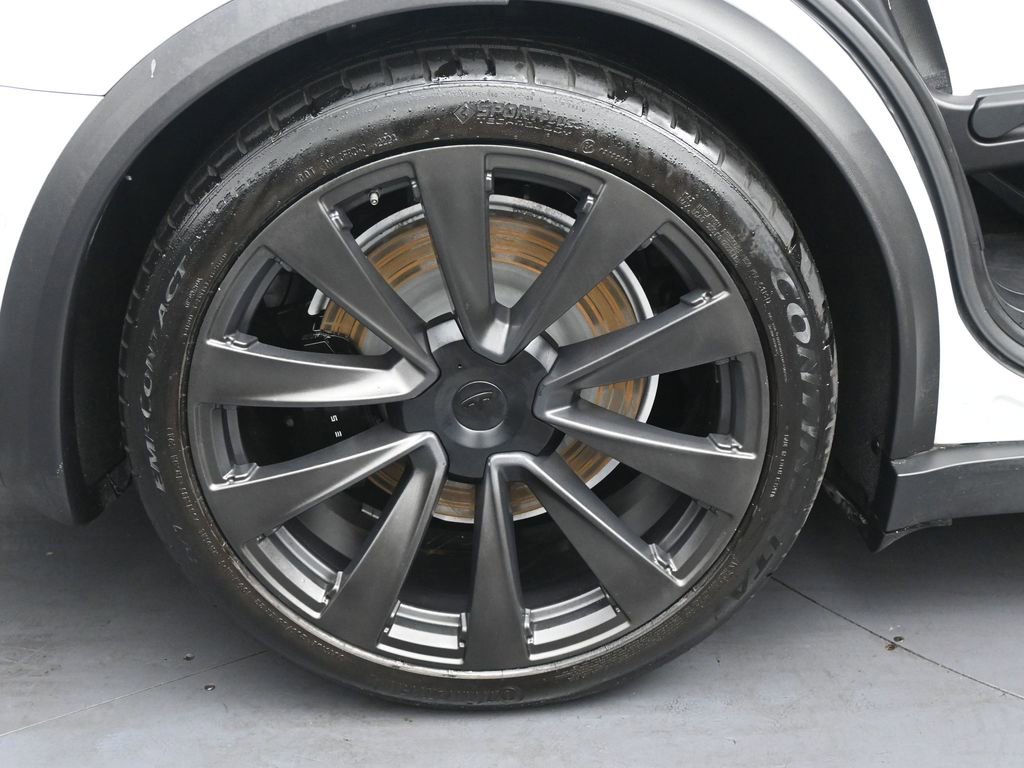 Used 2023 Tesla Model X image 32